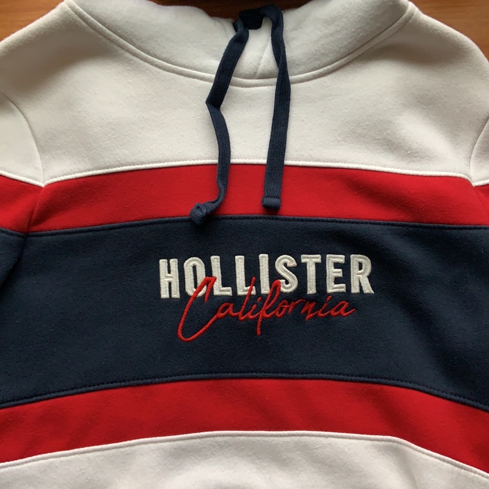 Hollister hoodie sweater size s